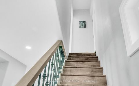 Photo 27 at 8 Fairglen Crescent, Pelmo Park W4, Toronto