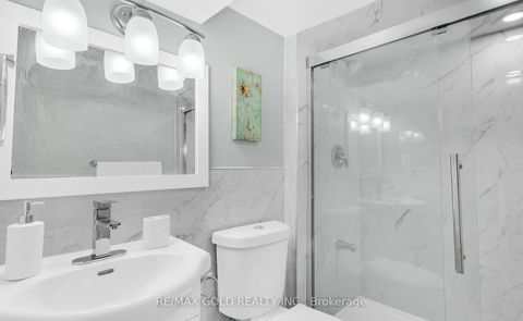 Photo 33 at 8 Fairglen Crescent, Pelmo Park W4, Toronto