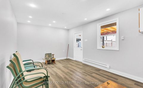 Photo 37 at 8 Fairglen Crescent, Pelmo Park W4, Toronto