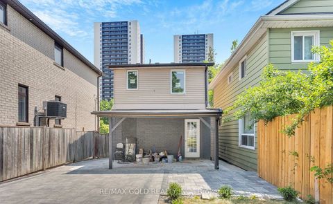 Photo 42 at 8 Fairglen Crescent, Pelmo Park W4, Toronto