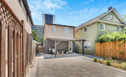 Photo 44 at 8 Fairglen Crescent, Pelmo Park W4, Toronto