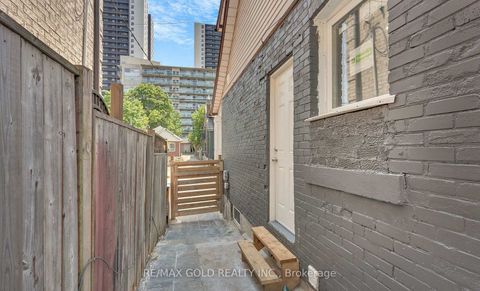 Photo 45 at 8 Fairglen Crescent, Pelmo Park W4, Toronto