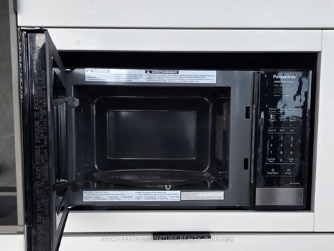 Photo 12 at 4002 - 55 Charles Street E, Yonge Corridor, Toronto