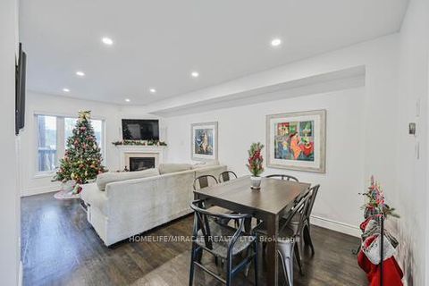 Photo 8 at 190 Deepsprings Crescent, Vellore Village, Vaughan