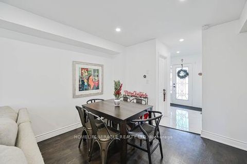 Photo 10 at 190 Deepsprings Crescent, Vellore Village, Vaughan