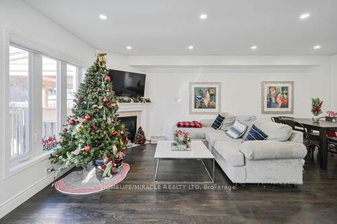 Photo 12 at 190 Deepsprings Crescent, Vellore Village, Vaughan