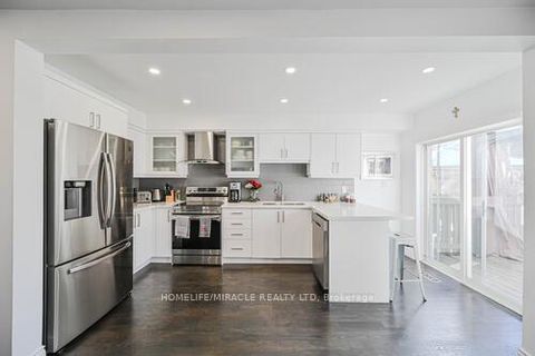 Photo 16 at 190 Deepsprings Crescent, Vellore Village, Vaughan