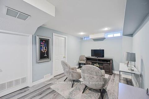 Photo 37 at 190 Deepsprings Crescent, Vellore Village, Vaughan