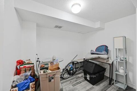 Photo 40 at 190 Deepsprings Crescent, Vellore Village, Vaughan