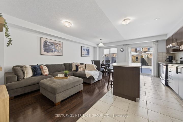 Photo 5 at 44 Acorn Lane, Bradford, Bradford West Gwillimbury