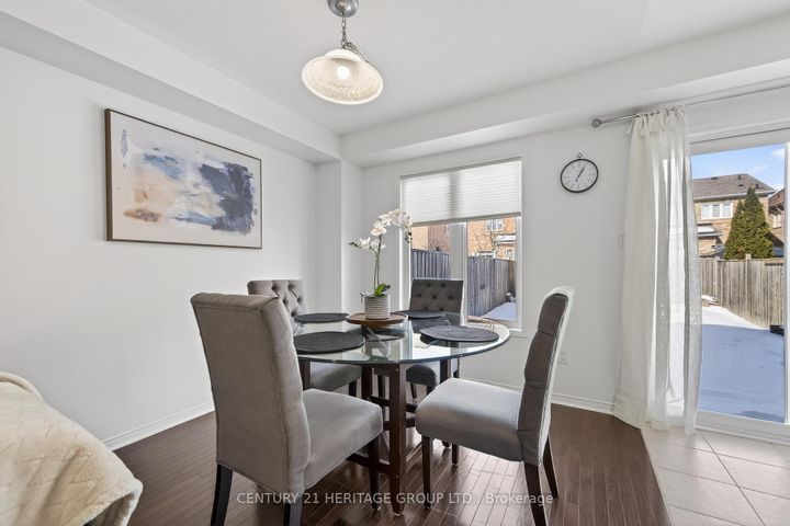 Photo 8 at 44 Acorn Lane, Bradford, Bradford West Gwillimbury