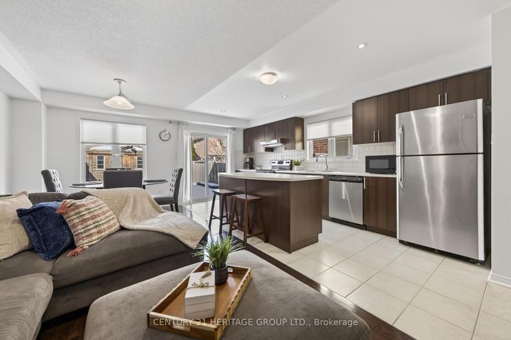 Photo 9 at 44 Acorn Lane, Bradford, Bradford West Gwillimbury