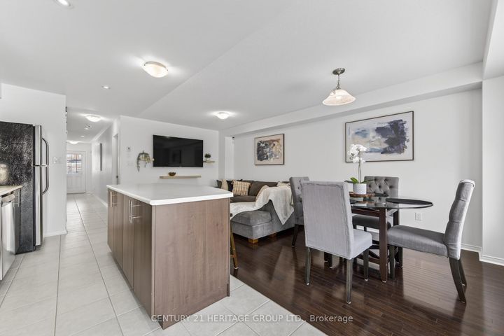 Photo 16 at 44 Acorn Lane, Bradford, Bradford West Gwillimbury