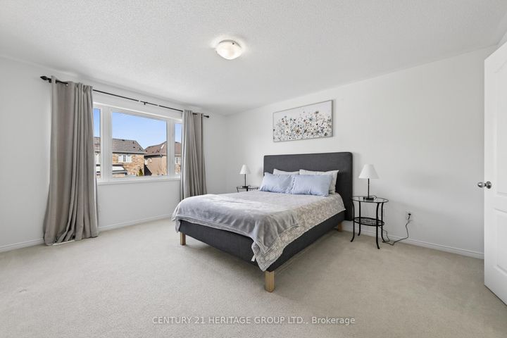 Photo 21 at 44 Acorn Lane, Bradford, Bradford West Gwillimbury