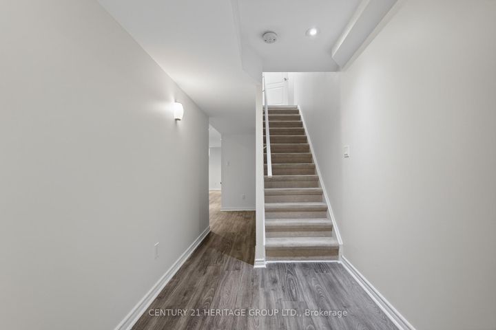 Photo 34 at 44 Acorn Lane, Bradford, Bradford West Gwillimbury