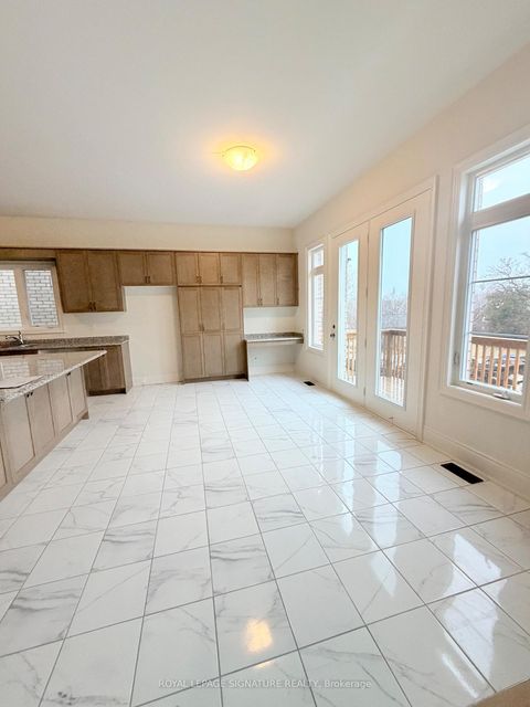 Photo 5 at 8 Art Leech Drive, Rural Richmond Hill, Richmond Hill