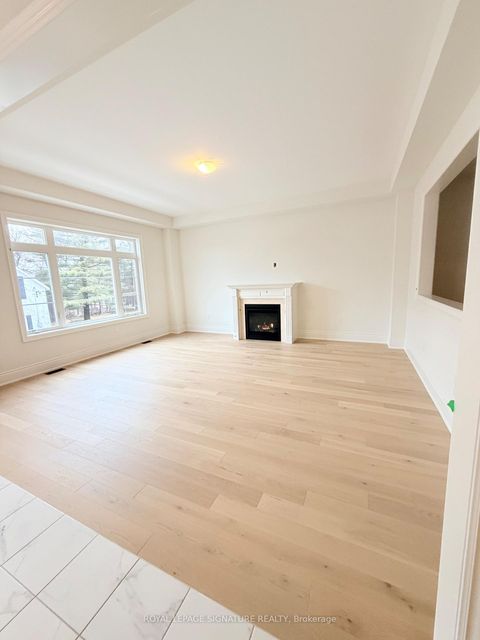 Photo 6 at 8 Art Leech Drive, Rural Richmond Hill, Richmond Hill