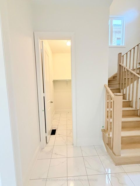 Photo 8 at 8 Art Leech Drive, Rural Richmond Hill, Richmond Hill