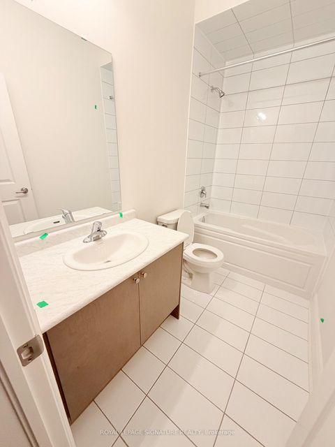 Photo 17 at 8 Art Leech Drive, Rural Richmond Hill, Richmond Hill