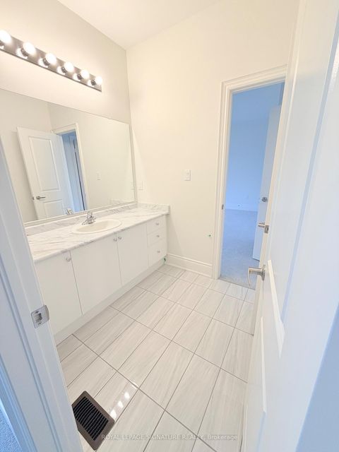 Photo 20 at 8 Art Leech Drive, Rural Richmond Hill, Richmond Hill