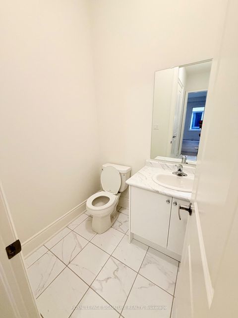 Photo 30 at 8 Art Leech Drive, Rural Richmond Hill, Richmond Hill