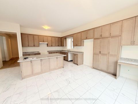 Photo 37 at 8 Art Leech Drive, Rural Richmond Hill, Richmond Hill