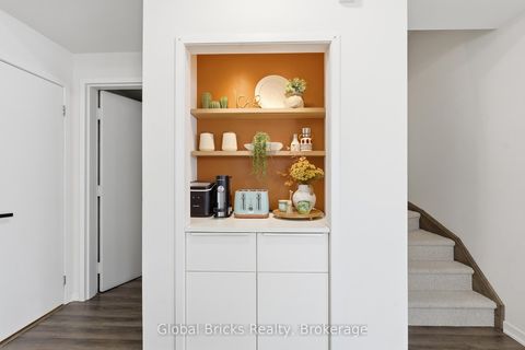 Photo 3 at TH #210 - 131 Honeycrisp Crescent, Vaughan Corporate Centre, Vaughan