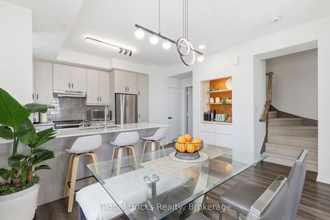 Photo 6 at TH #210 - 131 Honeycrisp Crescent, Vaughan Corporate Centre, Vaughan