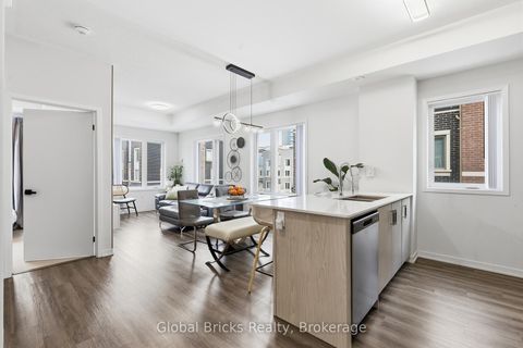 Photo 7 at TH #210 - 131 Honeycrisp Crescent, Vaughan Corporate Centre, Vaughan