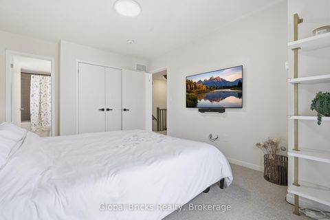 Photo 16 at TH #210 - 131 Honeycrisp Crescent, Vaughan Corporate Centre, Vaughan