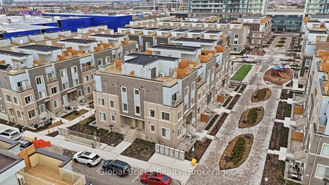 Photo 23 at TH #210 - 131 Honeycrisp Crescent, Vaughan Corporate Centre, Vaughan