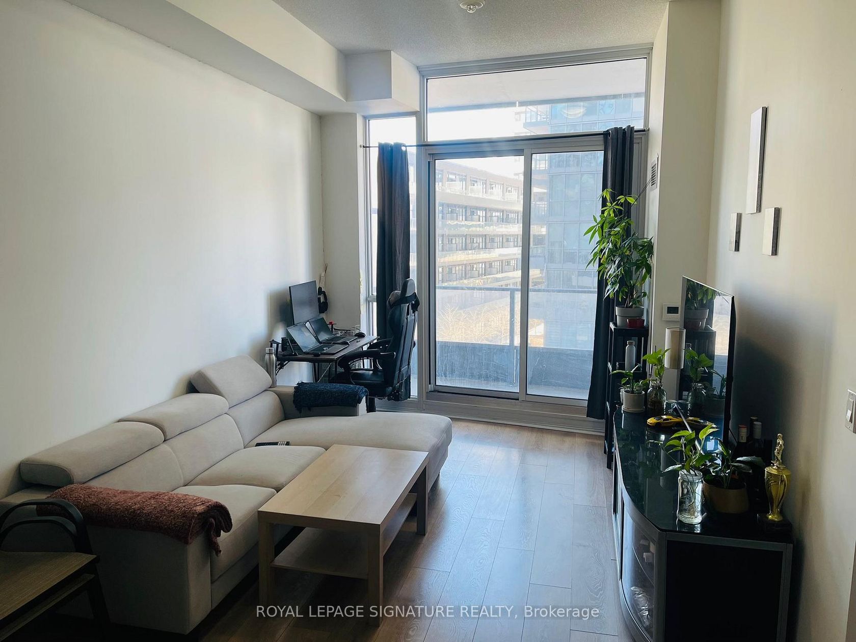 301 - 38 Forest Manor Road, Henry Farm, Toronto photo 0