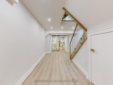 Photo 10 at 137 Old Surrey Lane, South Richvale, Richmond Hill