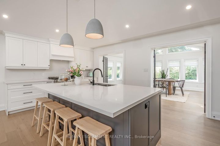 Photo 9 at 564 Maplehill Drive, Roseland, Burlington