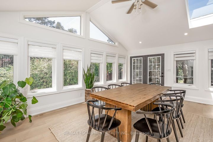 Photo 11 at 564 Maplehill Drive, Roseland, Burlington