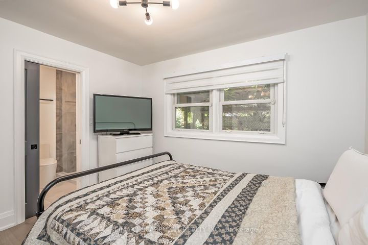 Photo 16 at 564 Maplehill Drive, Roseland, Burlington