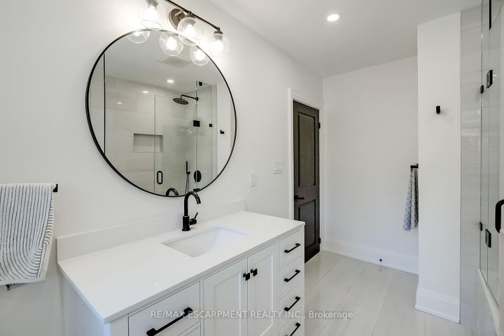 Photo 23 at 564 Maplehill Drive, Roseland, Burlington