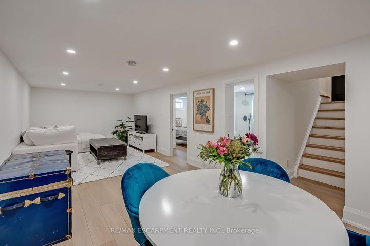 Photo 25 at 564 Maplehill Drive, Roseland, Burlington