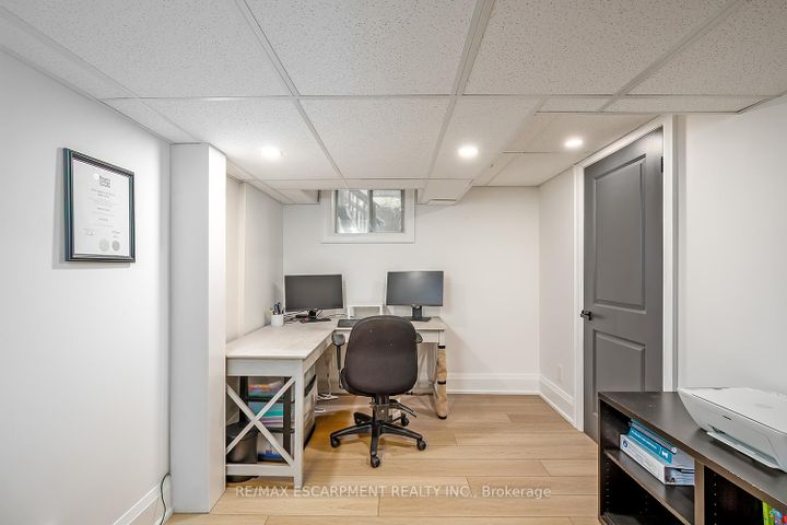 Photo 30 at 564 Maplehill Drive, Roseland, Burlington