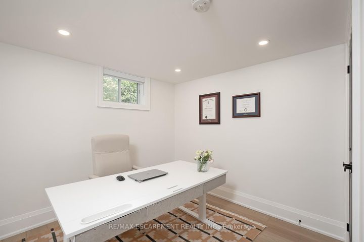 Photo 31 at 564 Maplehill Drive, Roseland, Burlington