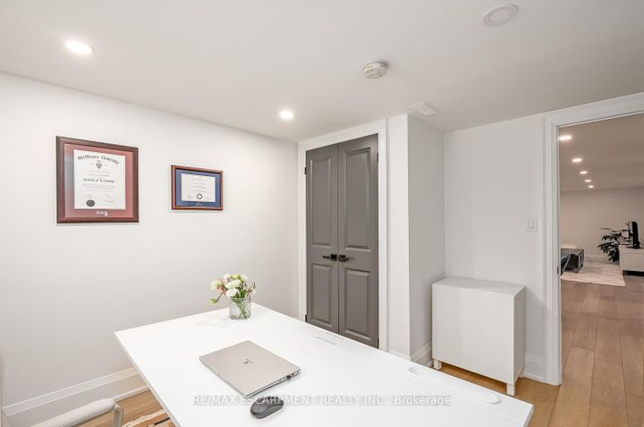 Photo 32 at 564 Maplehill Drive, Roseland, Burlington