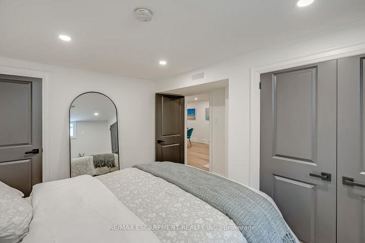 Photo 35 at 564 Maplehill Drive, Roseland, Burlington