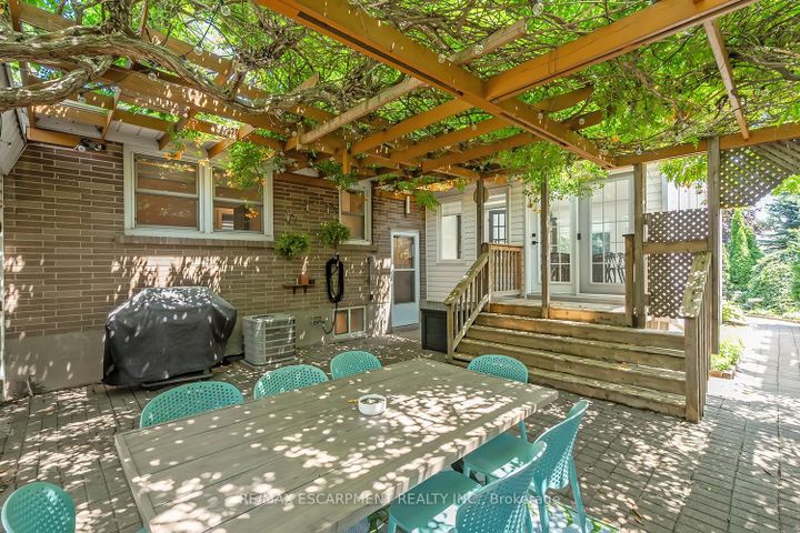 Photo 37 at 564 Maplehill Drive, Roseland, Burlington