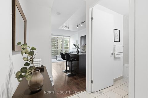 Photo 11 at 712 - 215 Fort York Boulevard, Waterfront Communities C1, Toronto