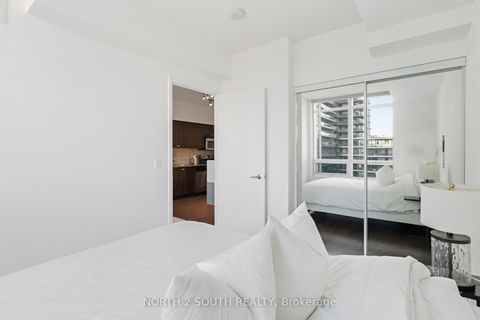 Photo 14 at 712 - 215 Fort York Boulevard, Waterfront Communities C1, Toronto
