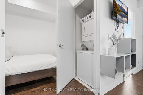 Photo 15 at 712 - 215 Fort York Boulevard, Waterfront Communities C1, Toronto