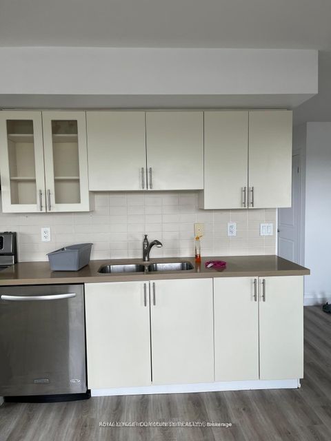 Photo 13 at 317 - 75 Norman Bethune Avenue, Beaver Creek Business Park, Richmond Hill