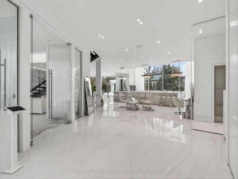 Photo 4 at 8 Cadmus Road, Newtonbrook East, Toronto