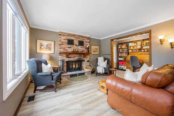 Photo 3 at 20 Elgin Street, Georgetown, Halton Hills