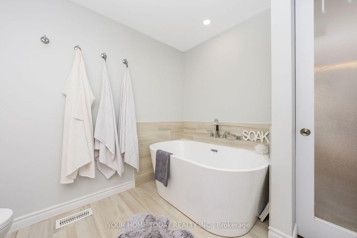 Photo 20 at 20 Elgin Street, Georgetown, Halton Hills